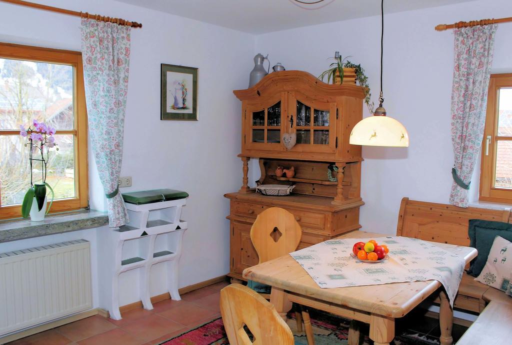 Ferienwohnung Goller Lenggries Szoba fotó